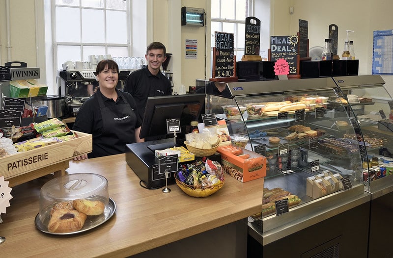Cafeteria da escola em Liverpool